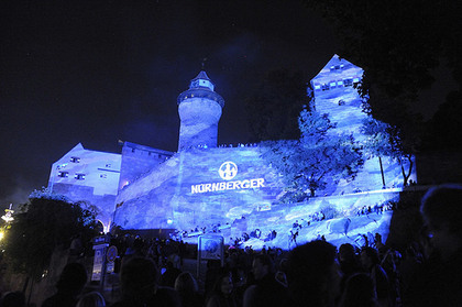 Nurnberg Blaue Nacht Keisersburg.jpg